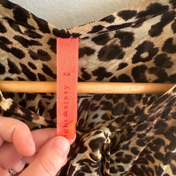 Flowy Leopard Print Blouse - Picture 7 of 11